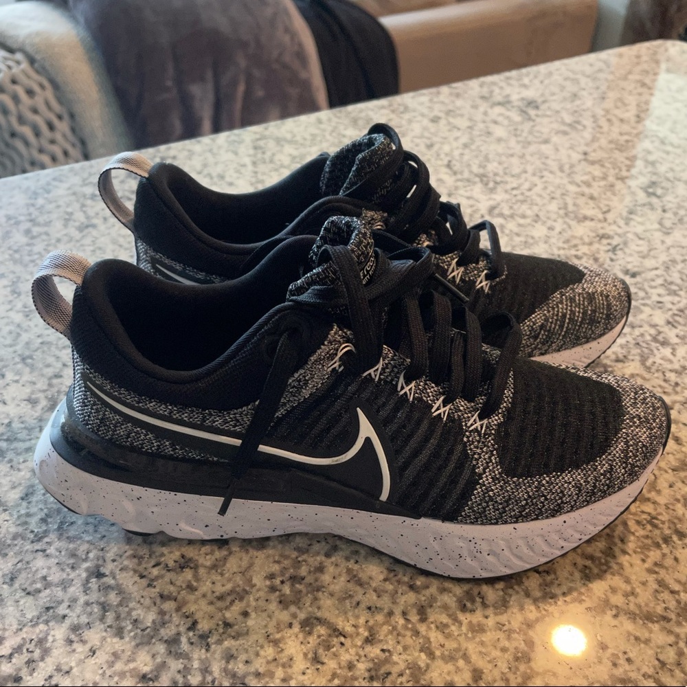 Nike Epic Reacts NEVER WORN